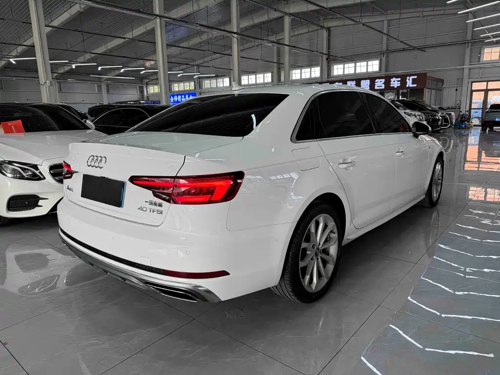 Audi A4L — фото 4