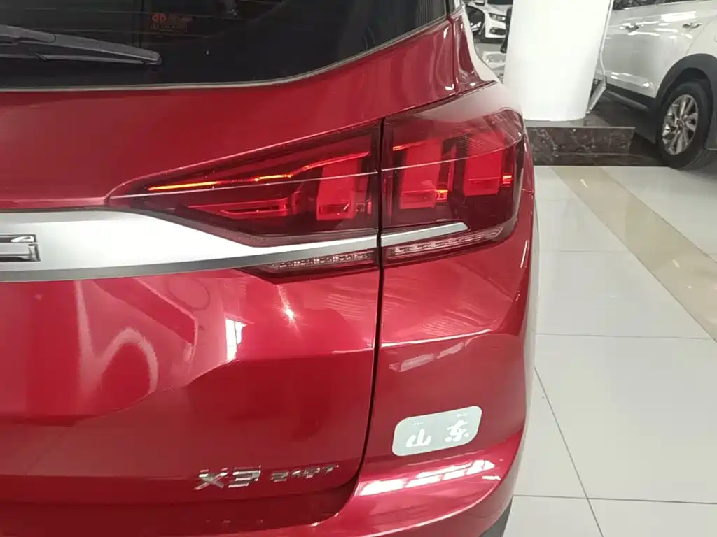 BAIC X3 — фото 6