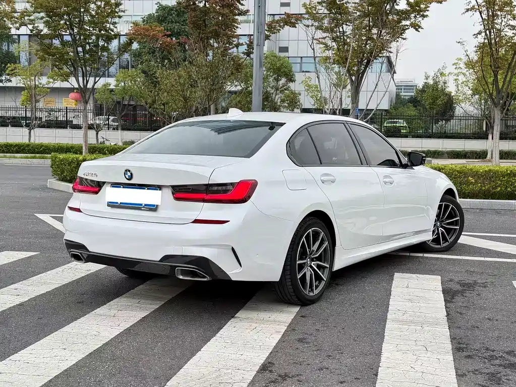 BMW 3 Series — фото 11