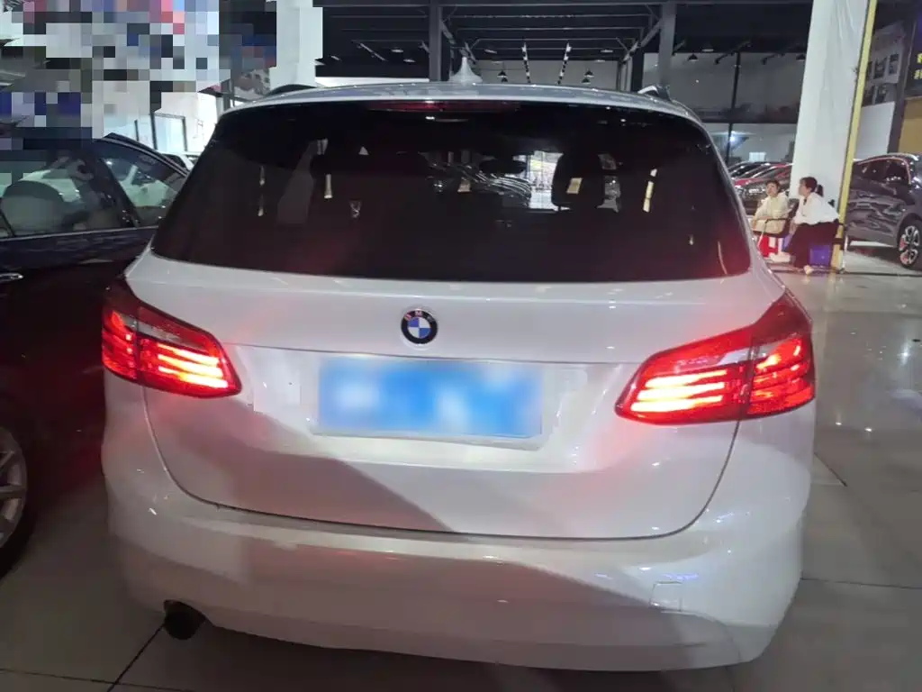 BMW 2 Series Active Tourer — фото 5