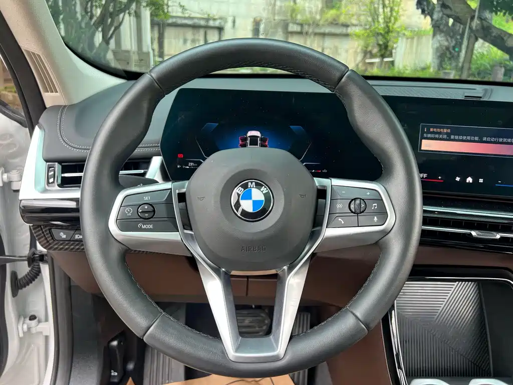 BMW X1 — фото 10