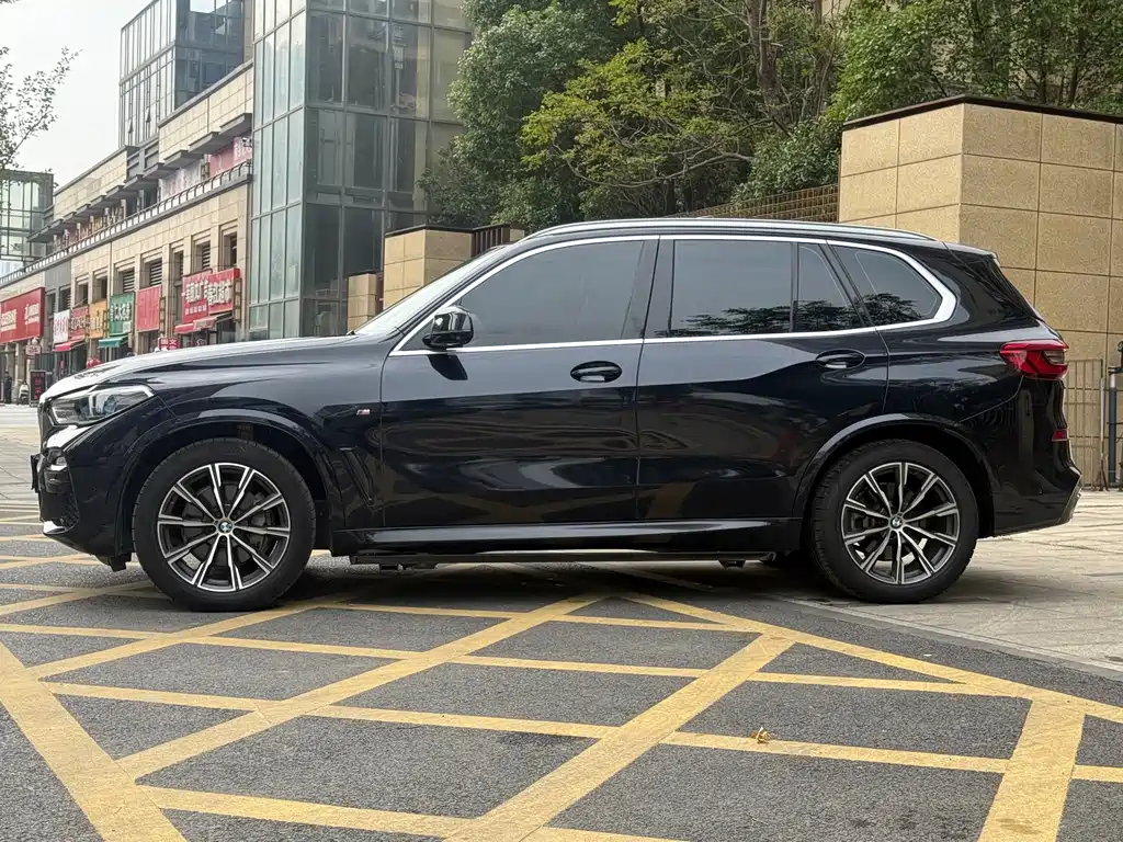 BMW X5 (Import) — фото 4