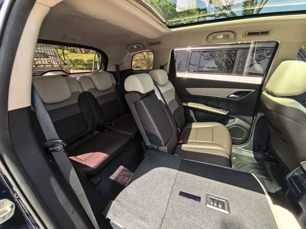 BYD MAX New Energy — фото 15