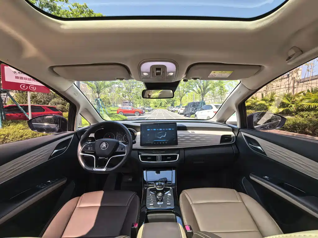 BYD MAX New Energy — фото 10