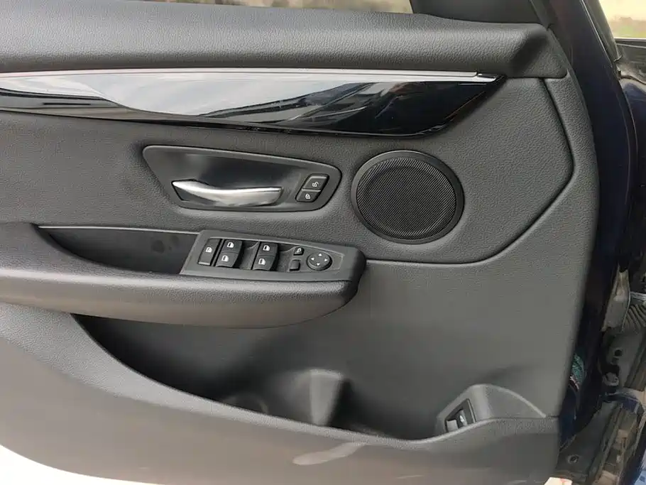 BMW 2 Series Active Tourer — фото 7
