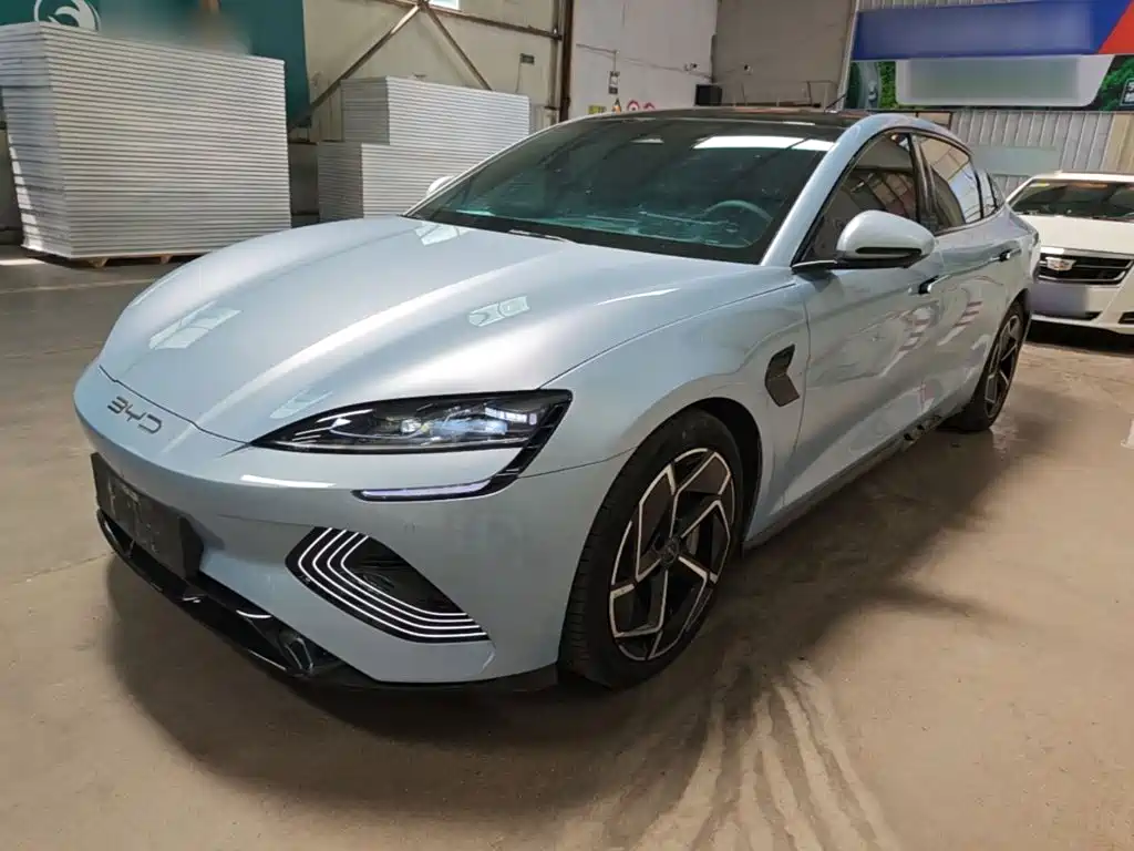 BYD Seal — фото 2