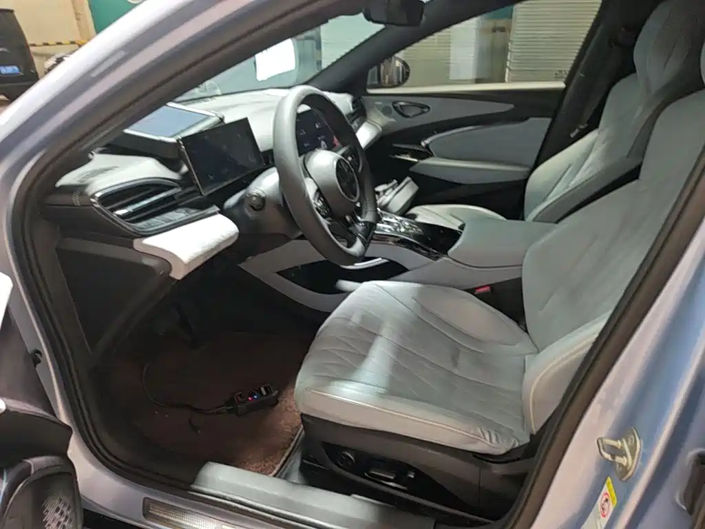 BYD Seal — фото 15