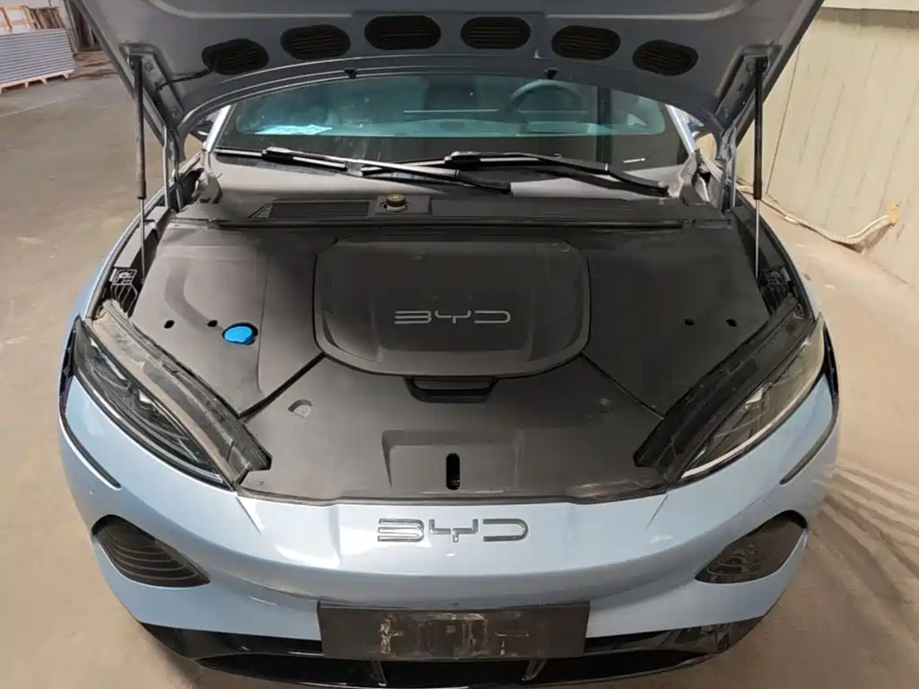 BYD Seal — фото 20