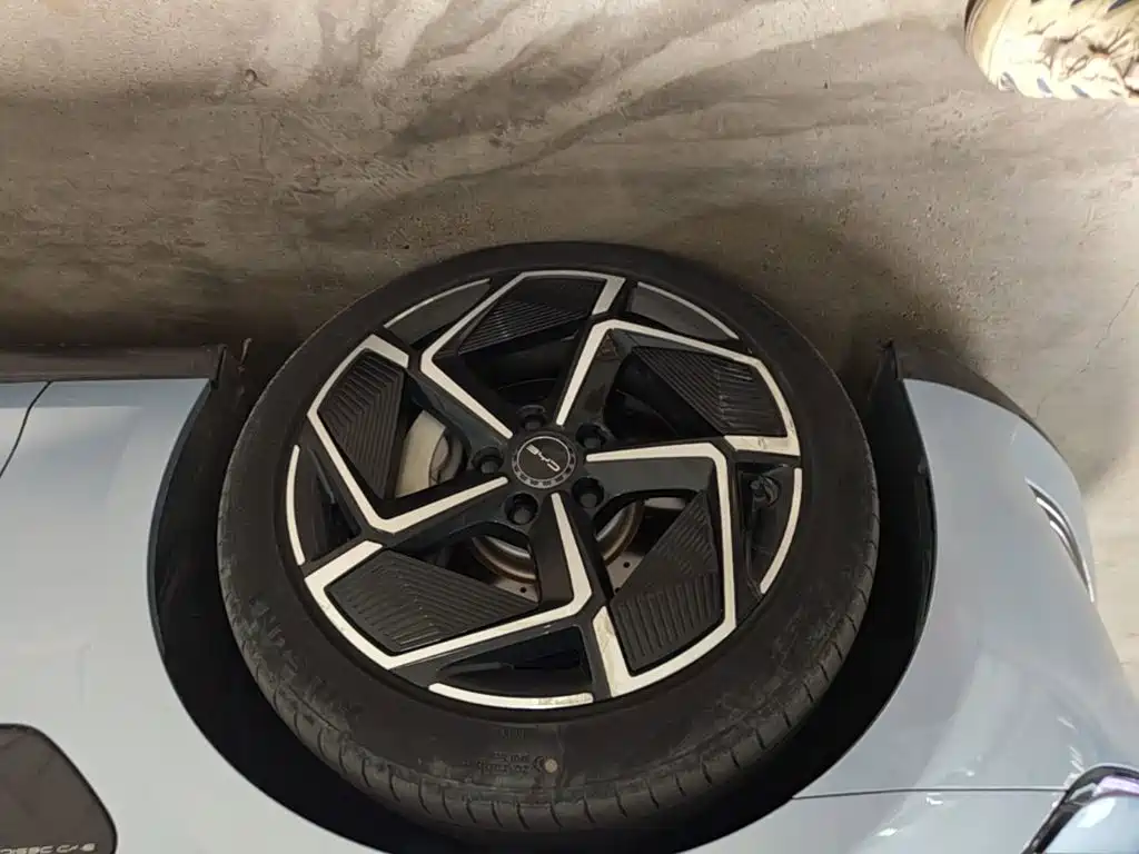 BYD Seal — фото 23