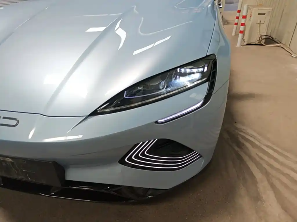 BYD Seal — фото 24