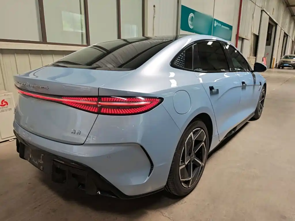BYD Seal — фото 7