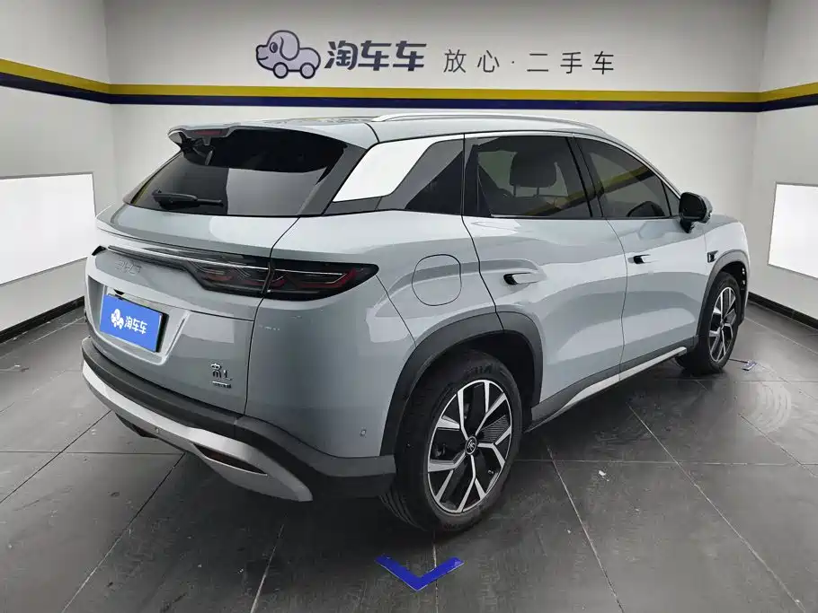 BYD L DM-i — фото 3