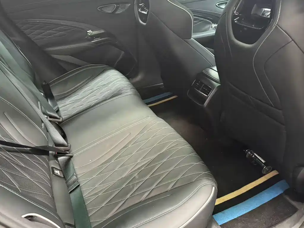 BYD Seal — фото 10