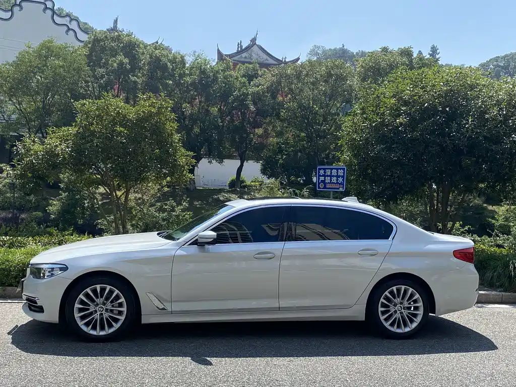 BMW 5 Series — фото 3