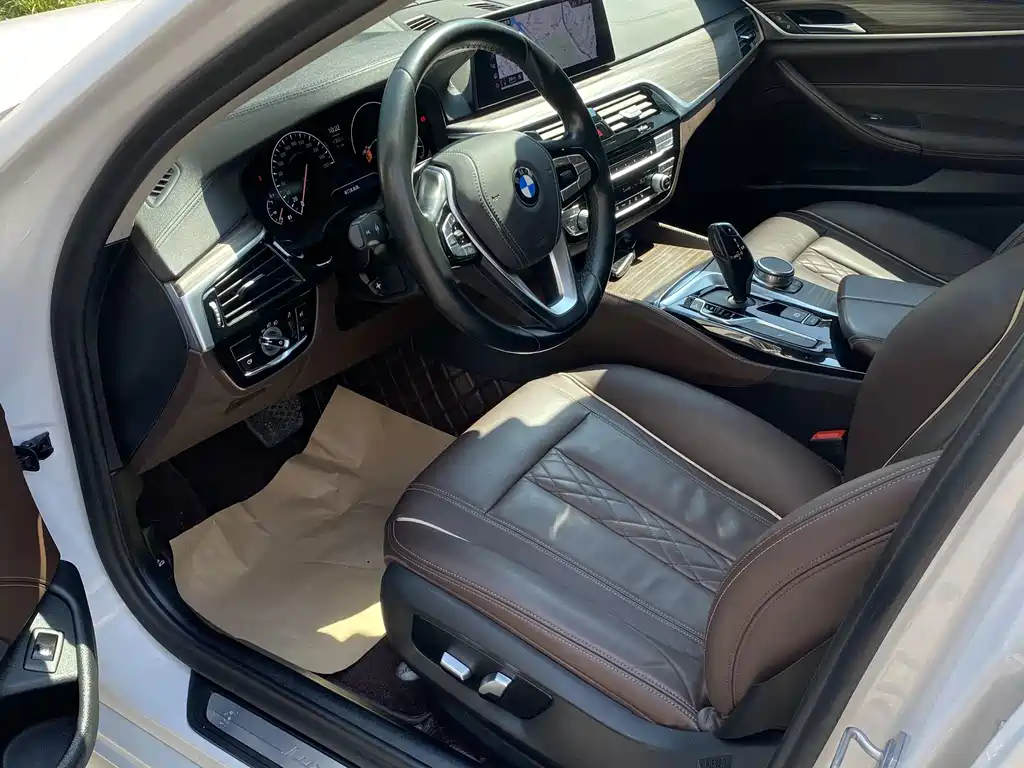 BMW 5 Series — фото 4