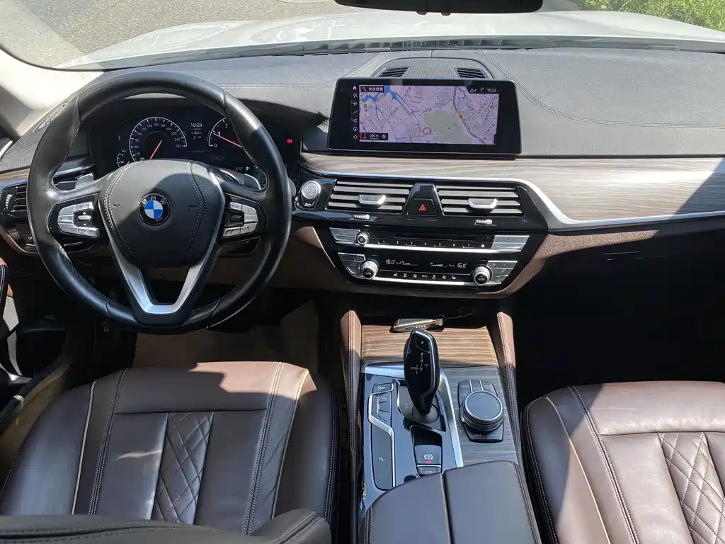 BMW 5 Series — фото 5