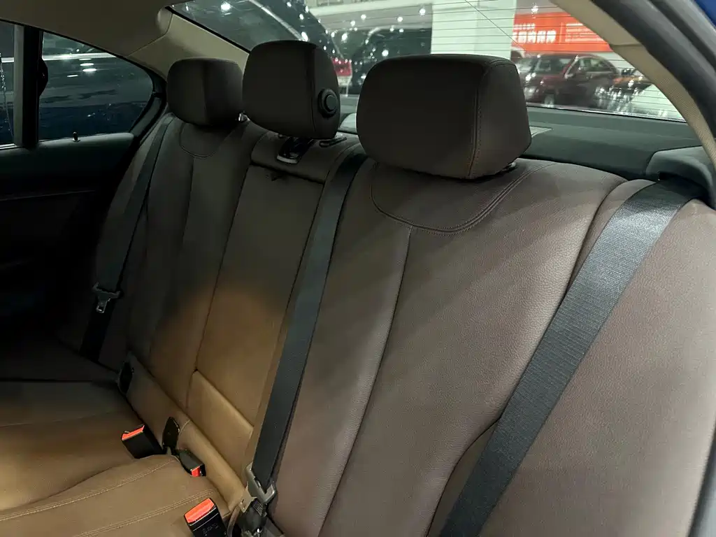BMW 3 Series — фото 18