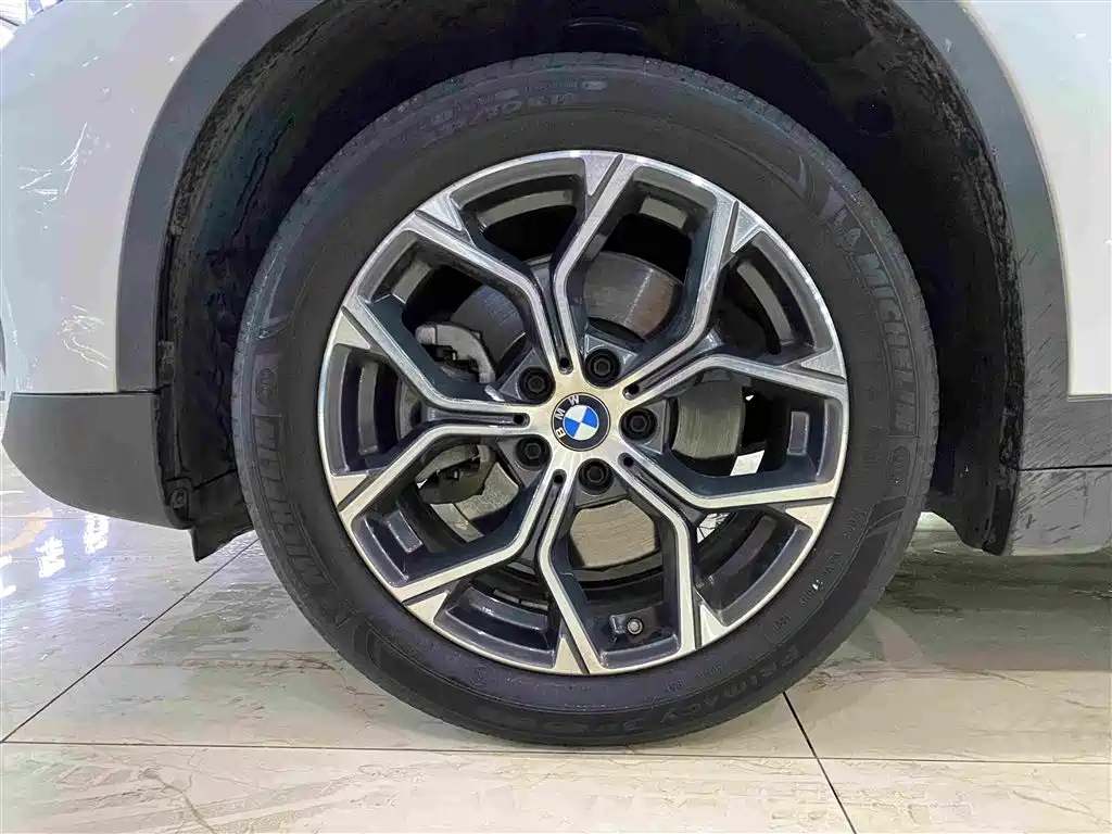BMW X1 — фото 5
