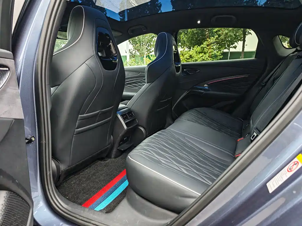 BYD Seal — фото 7
