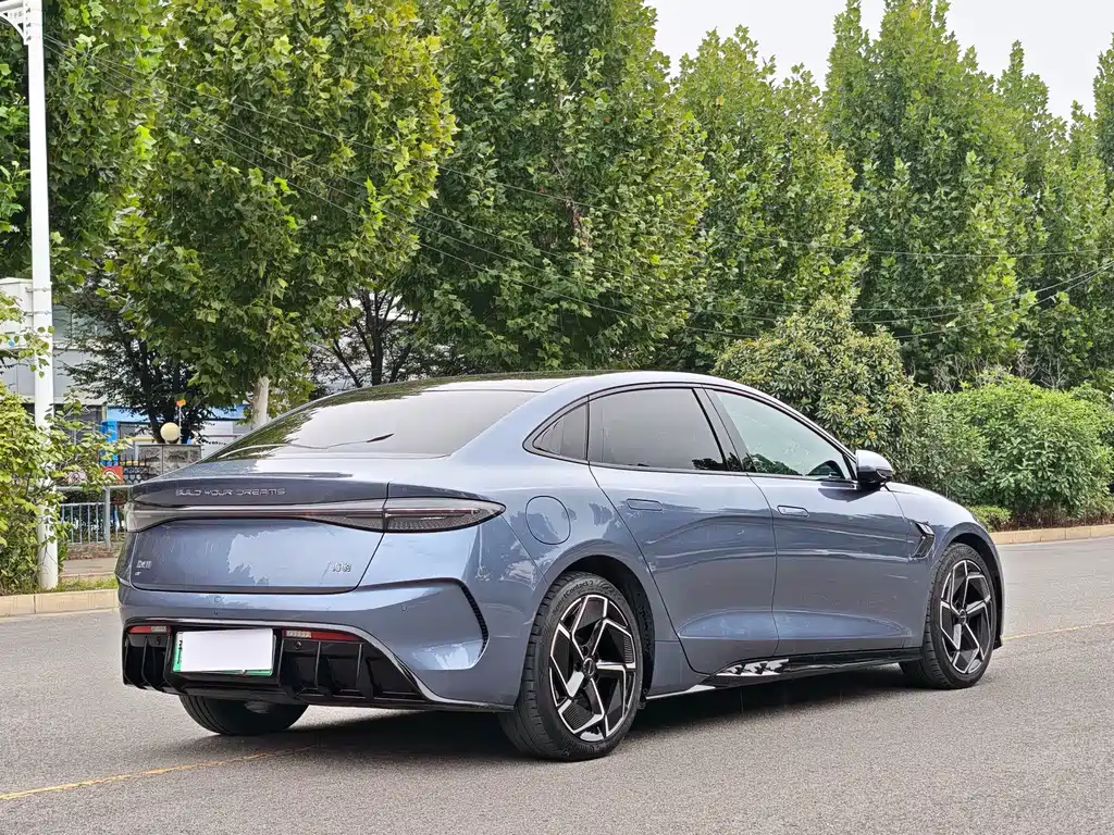 BYD Seal — фото 8