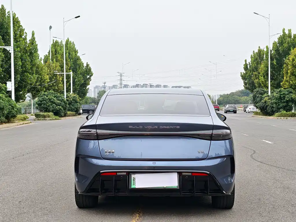 BYD Seal — фото 9