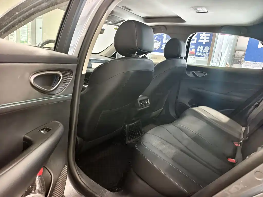 BYD Seal 05 DM-i — фото 6
