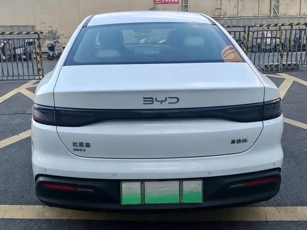 BYD Seal 05 DM-i — фото 5