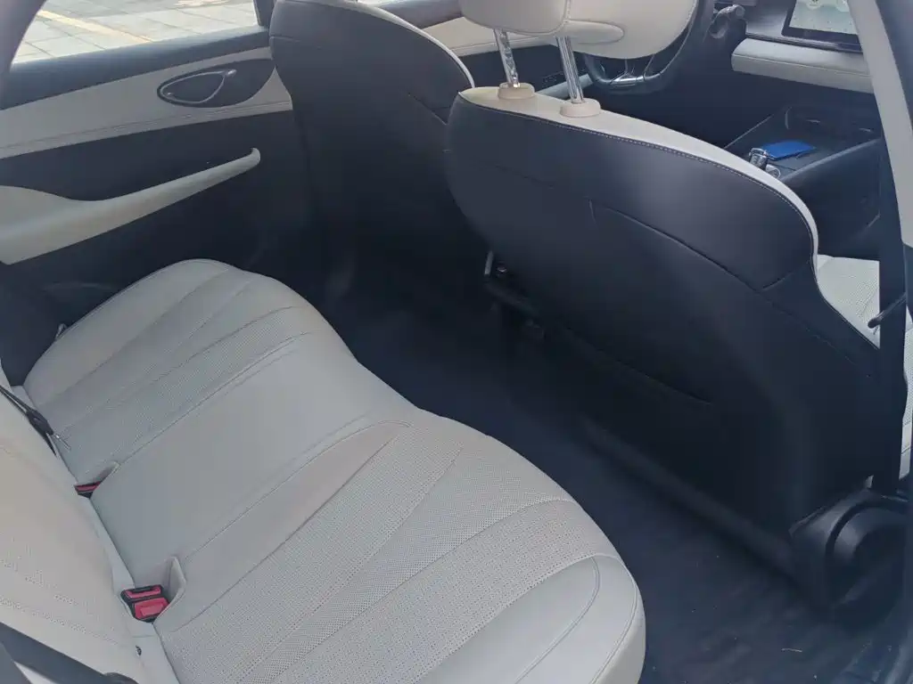 BYD Seal 05 DM-i — фото 10