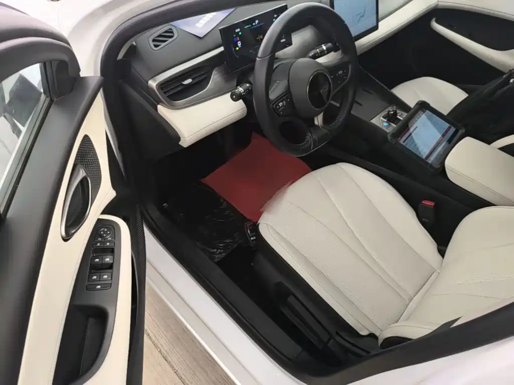BYD Seal 05 DM-i — фото 15