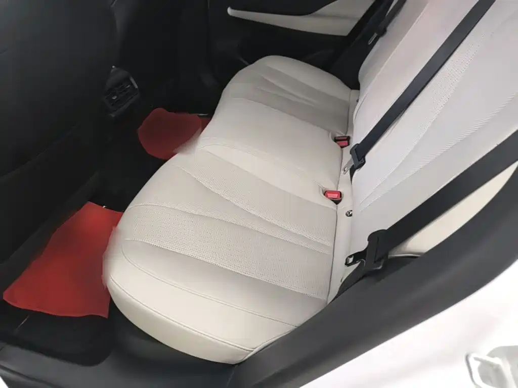BYD Seal 05 DM-i — фото 16