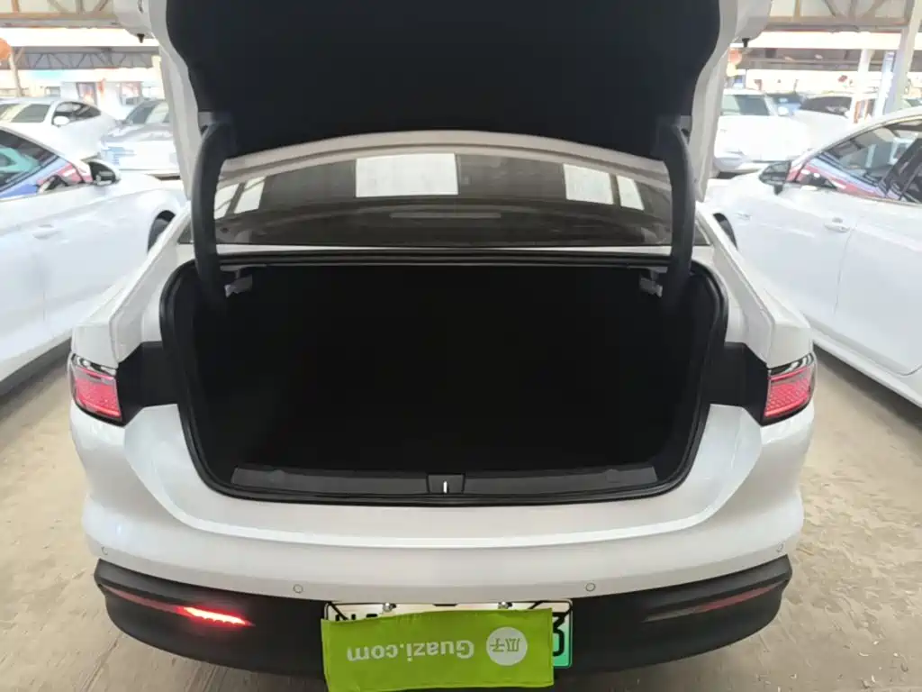 BYD Seal 05 DM-i — фото 18