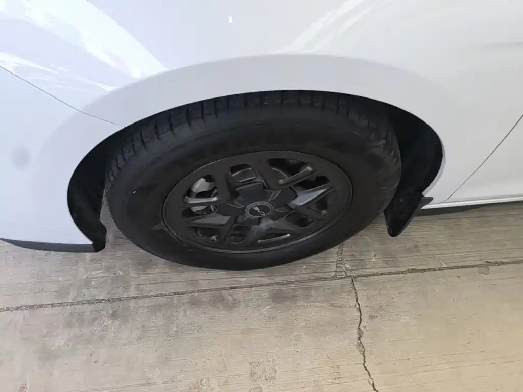 BYD Seal 05 DM-i — фото 22