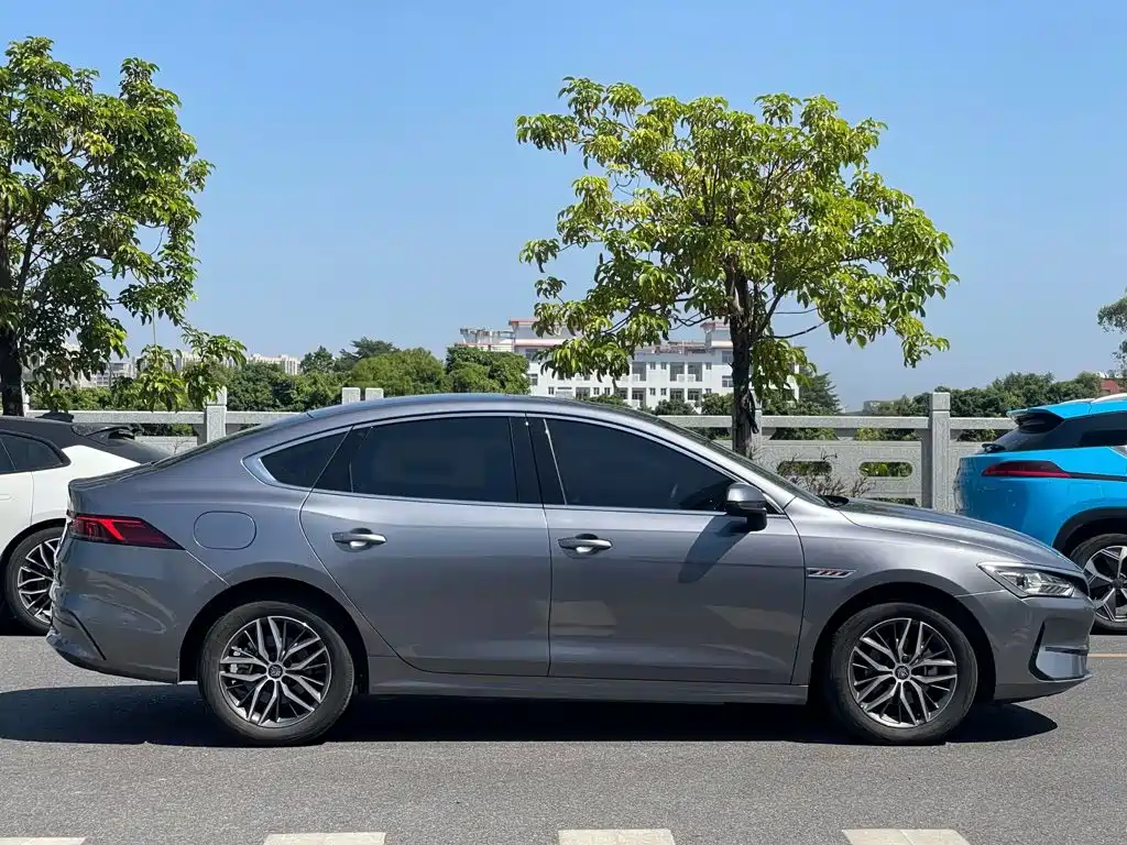 BYD Qin PLUS — фото 10