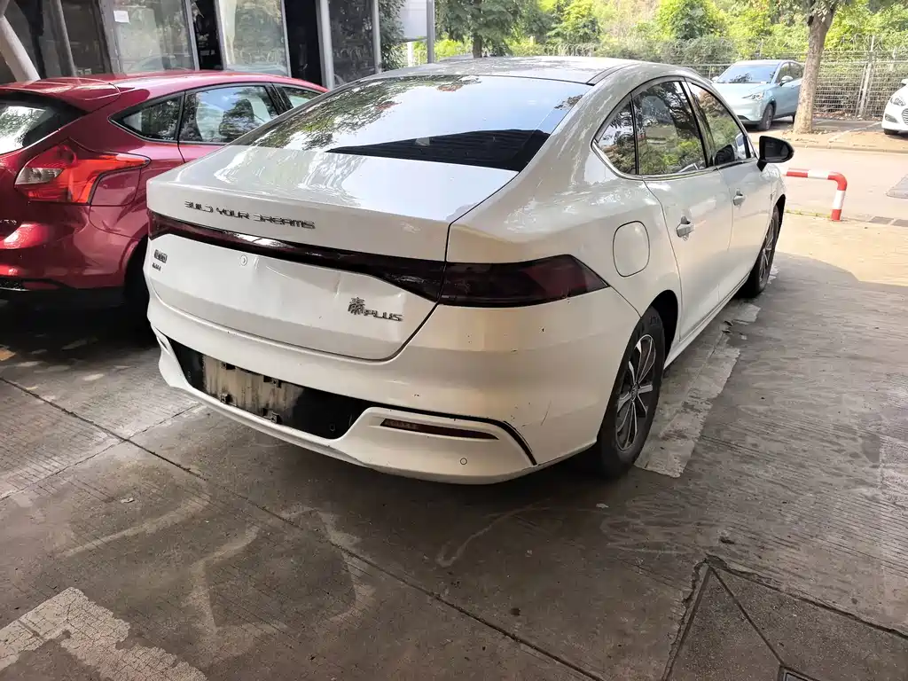 BYD Qin PLUS — фото 12