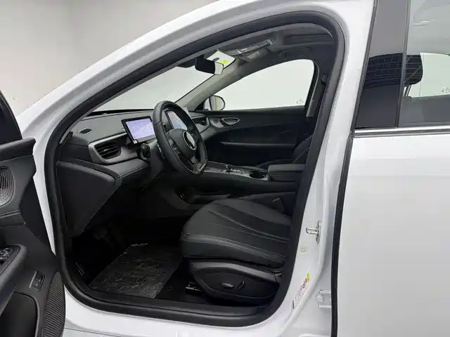 BYD Seal 05 DM-i — фото 14