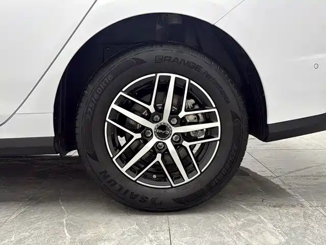 BYD Seal 05 DM-i — фото 17