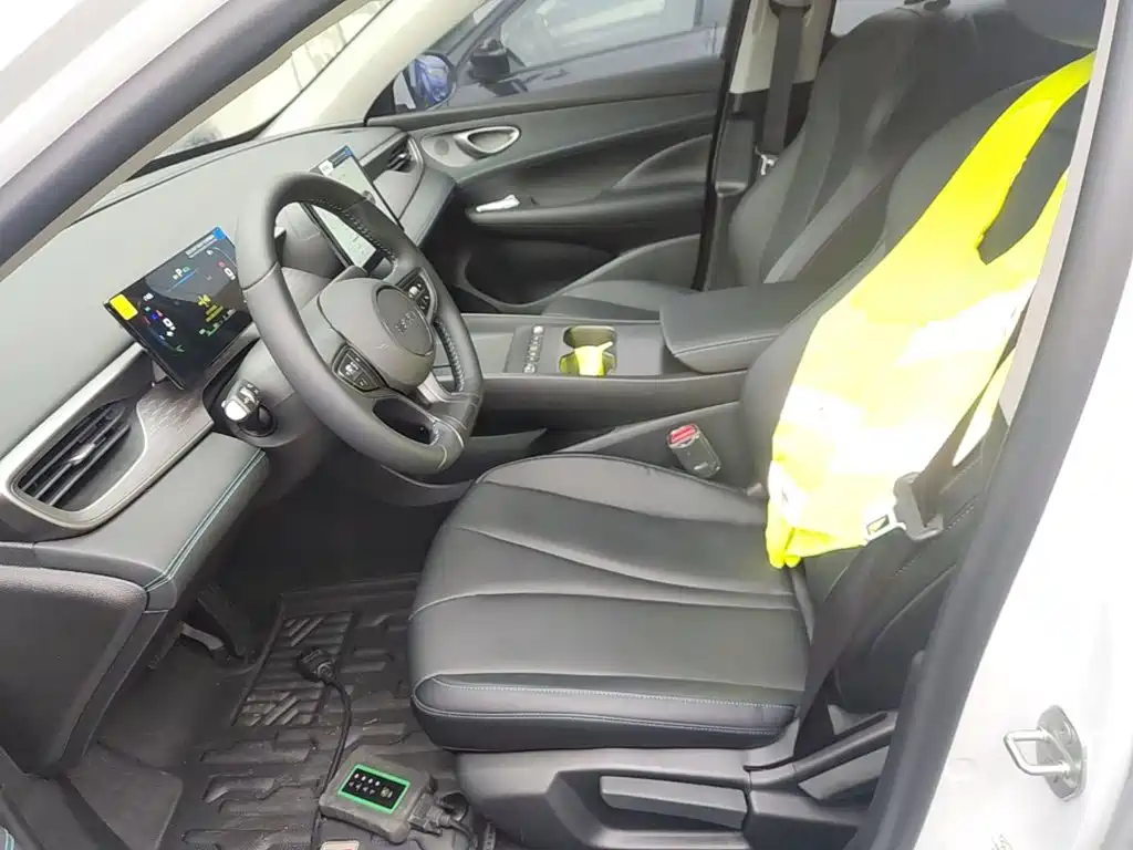 BYD Seal 05 DM-i — фото 14