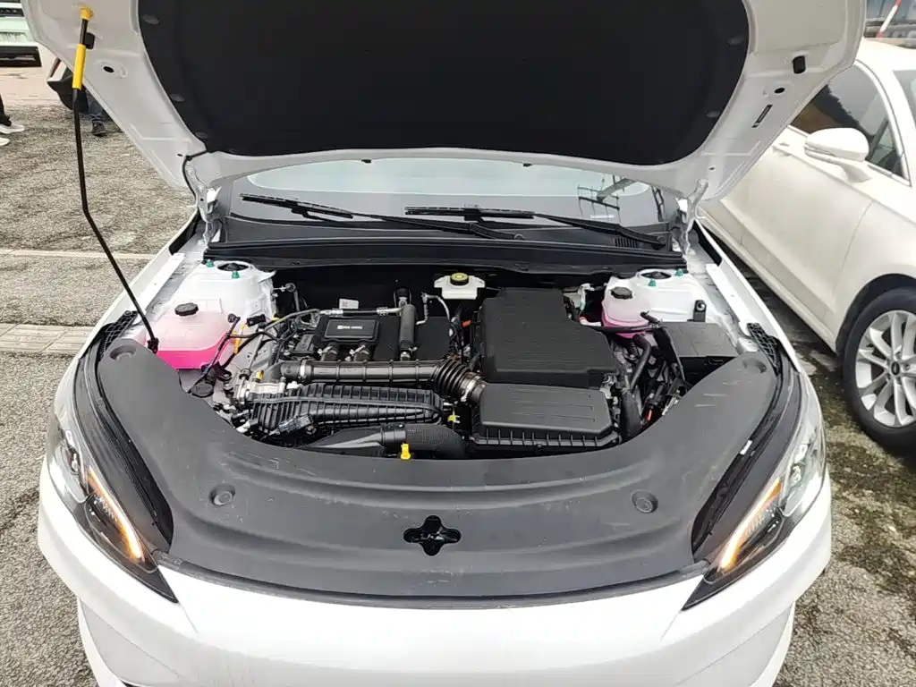 BYD Seal 05 DM-i — фото 19