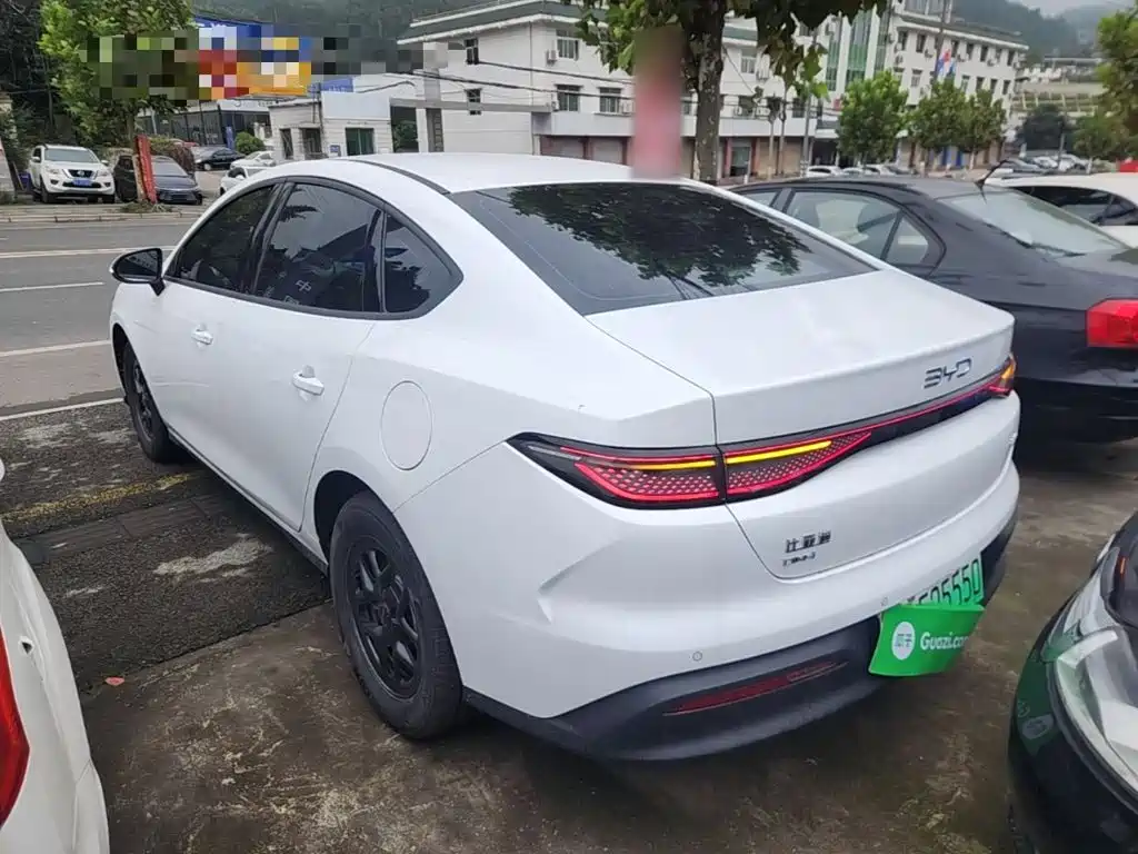 BYD Seal 05 DM-i — фото 4