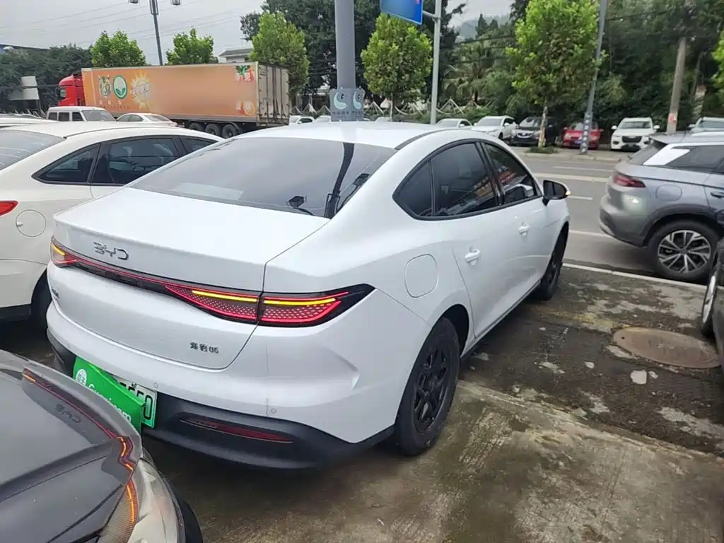 BYD Seal 05 DM-i — фото 6