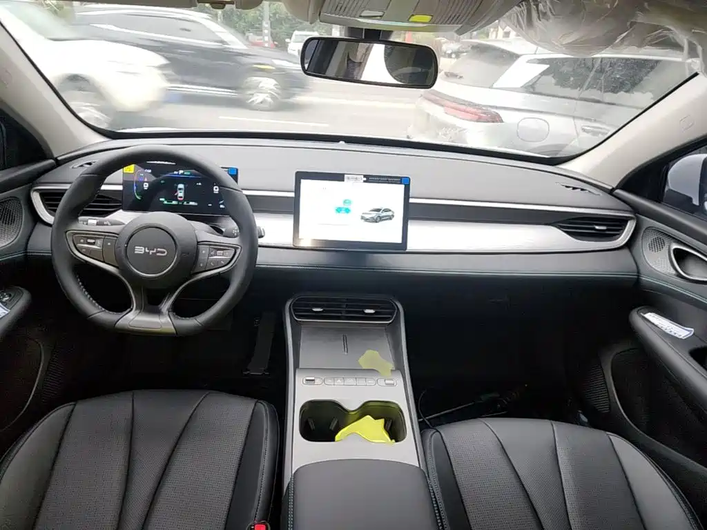 BYD Seal 05 DM-i — фото 9