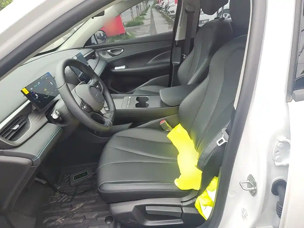BYD Seal 05 DM-i — фото 14