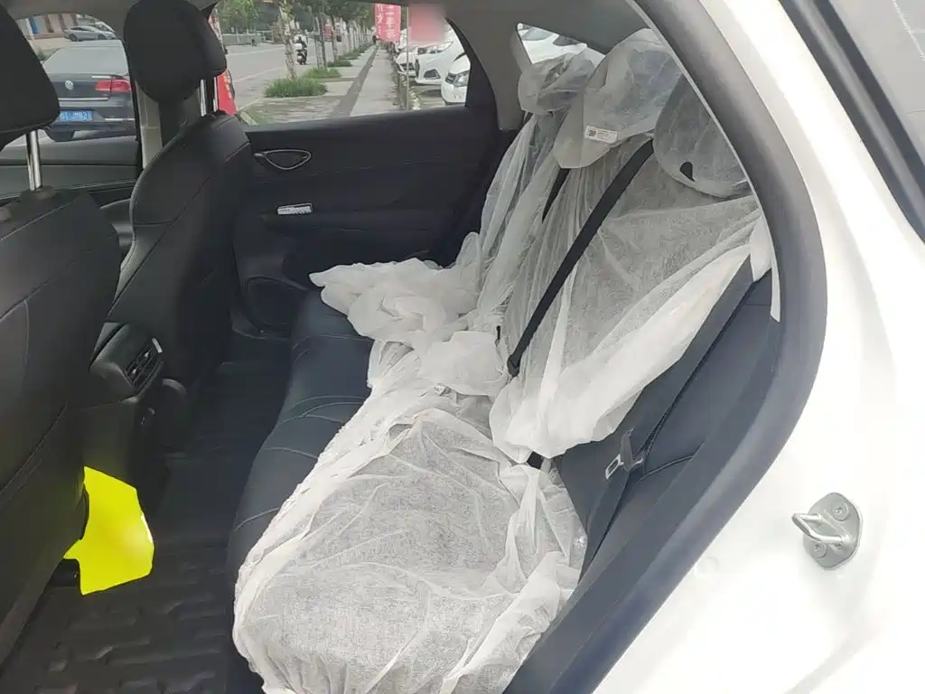 BYD Seal 05 DM-i — фото 16