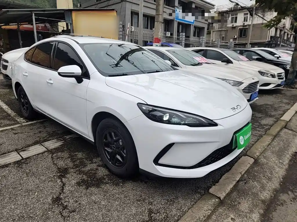 BYD Seal 05 DM-i — фото 3