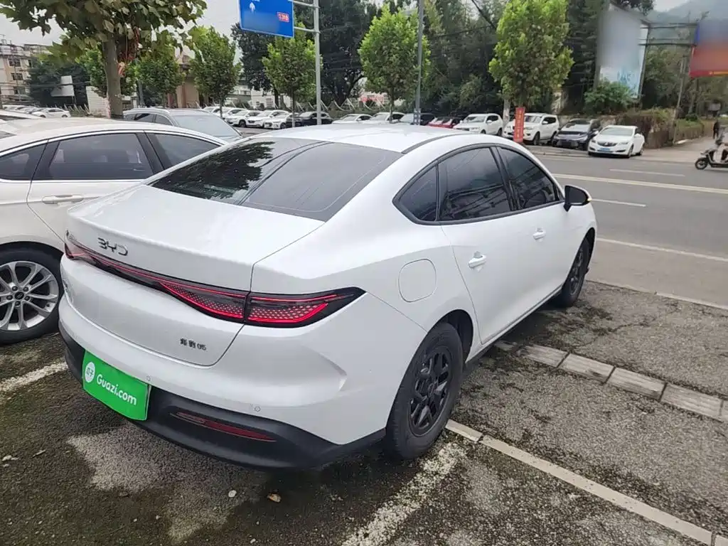 BYD Seal 05 DM-i — фото 6