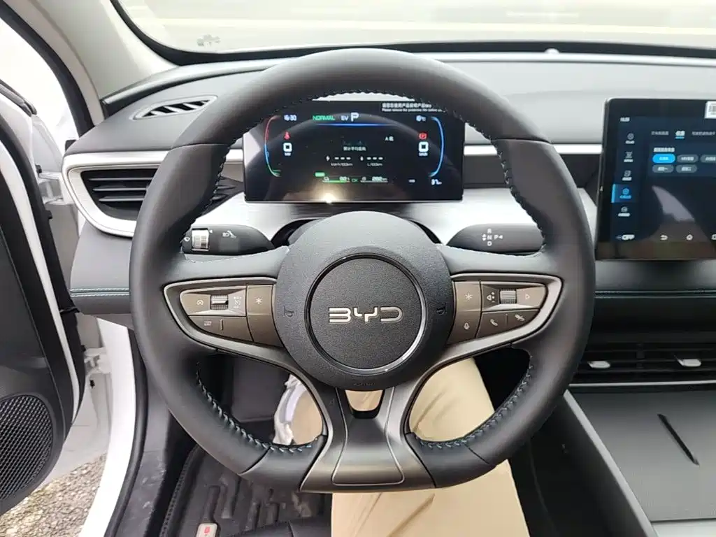 BYD Seal 05 DM-i — фото 10