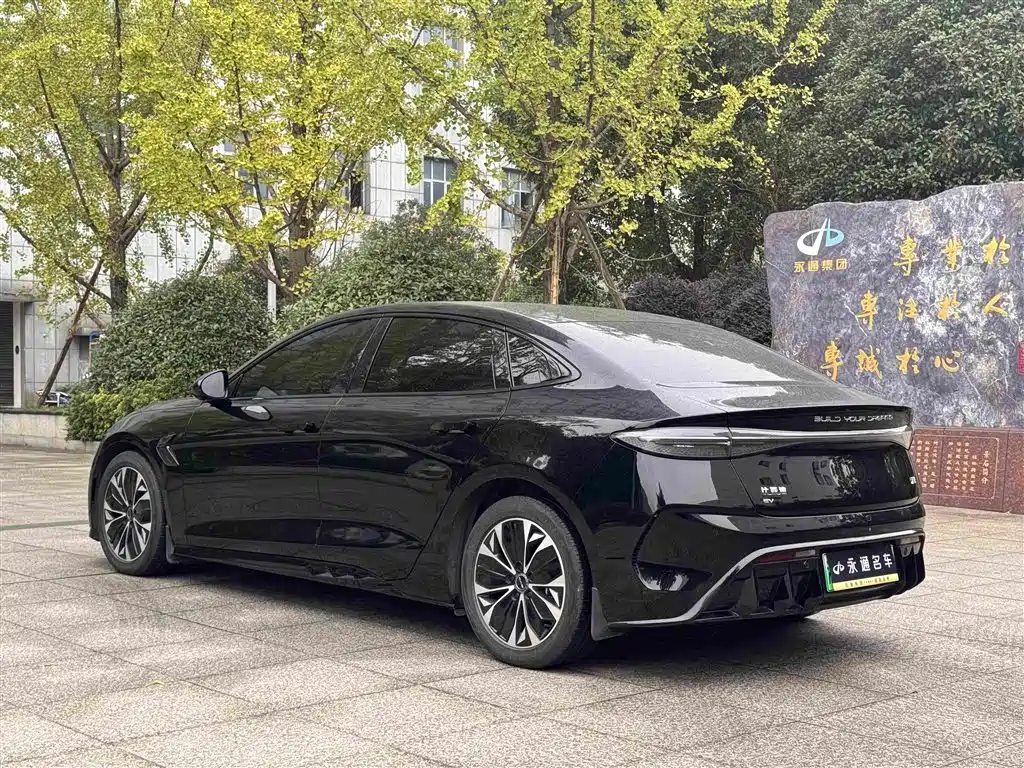 BYD Seal — фото 12