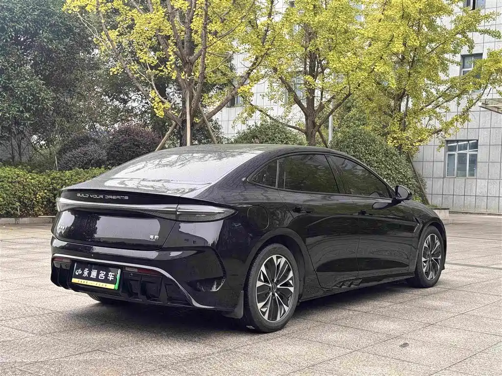 BYD Seal — фото 10
