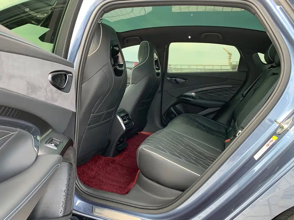 BYD Seal — фото 8