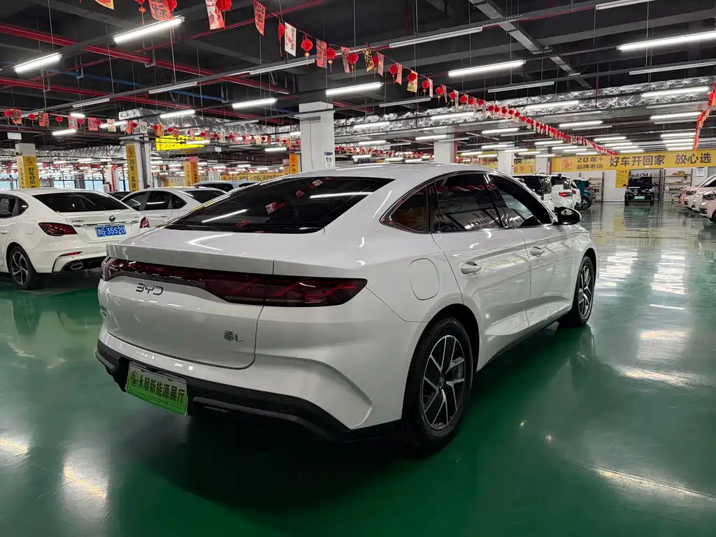 BYD Qin L — фото 9